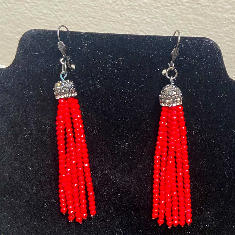 Gorgeous Dangling Earrings, red beads, 3 inch long, NWOT